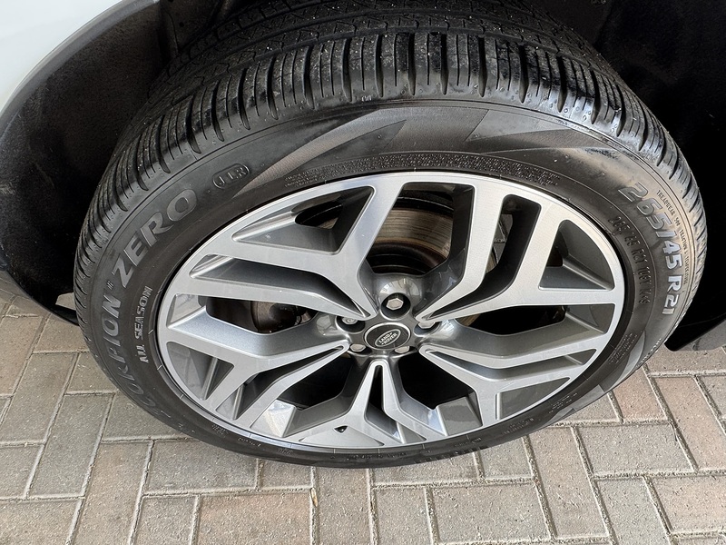 Land Rover 2.0 D240 R-Dynamic HSE SUV 5dr Diesel Auto 4WD Euro 6 (s/s) (240 ps)