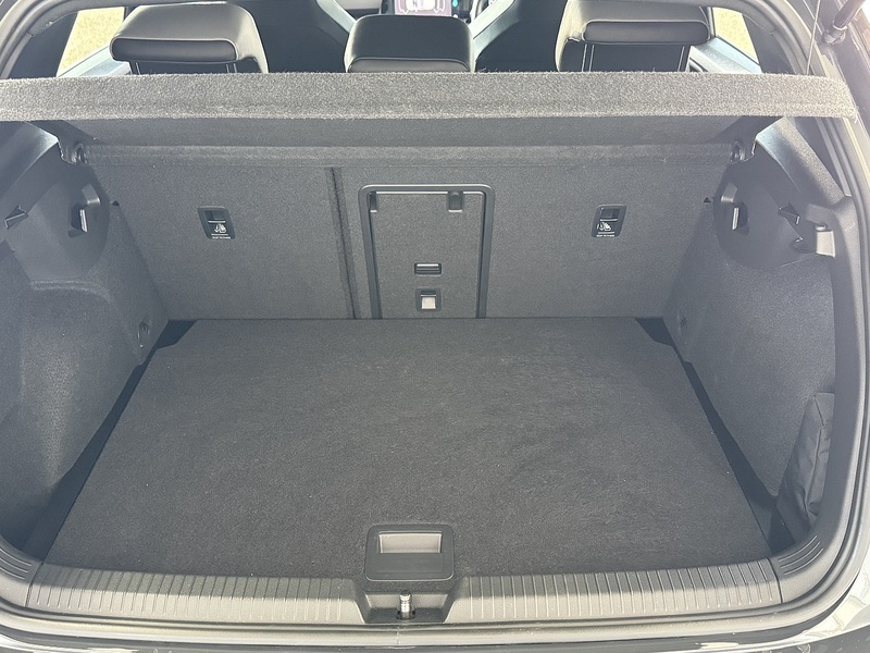 Volkswagen 1.5 TSI R-Line Hatchback 5dr Petrol Manual Euro 6 (s/s) (130 ps)