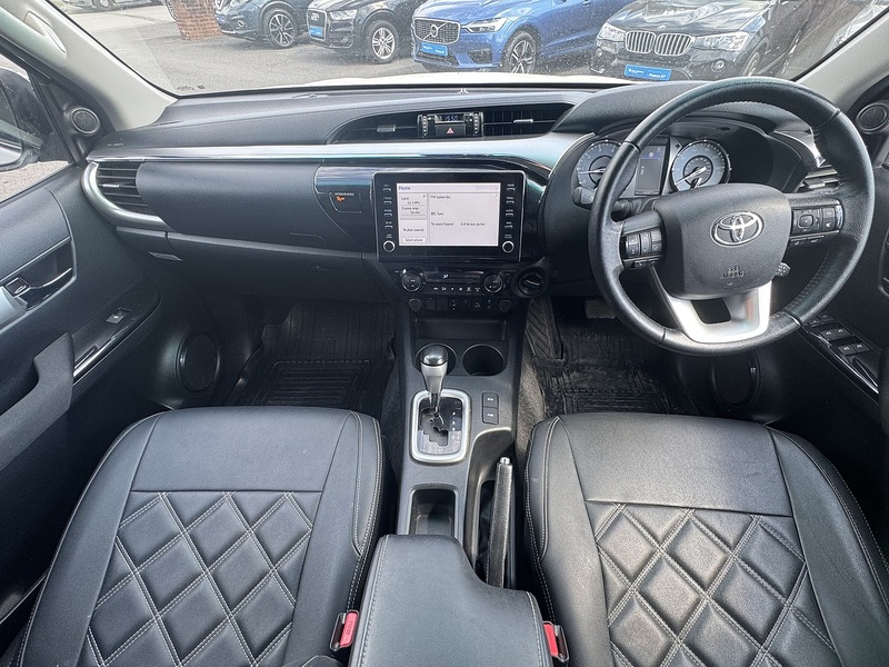 Toyota 2.4 D-4D Invincible Pickup Double Cab 4dr Diesel Auto 4WD Euro 6 (s/s) (150 ps)