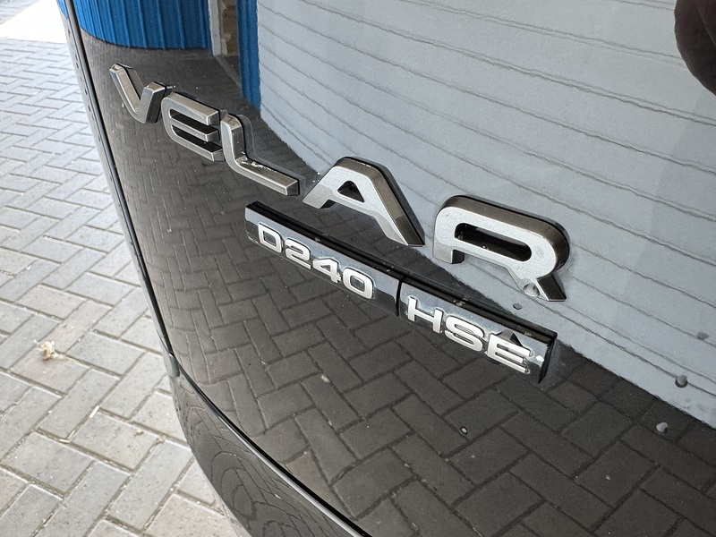 Land Rover 2.0 D240 R-Dynamic HSE SUV 5dr Diesel Auto 4WD Euro 6 (s/s) (240 ps)