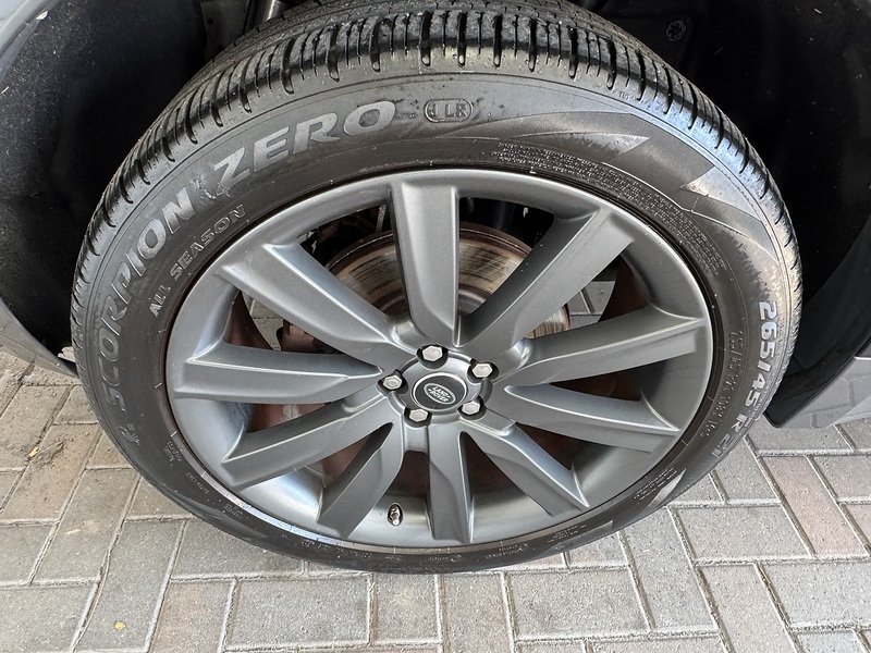 Land Rover 2.0 D240 R-Dynamic HSE SUV 5dr Diesel Auto 4WD Euro 6 (s/s) (240 ps)