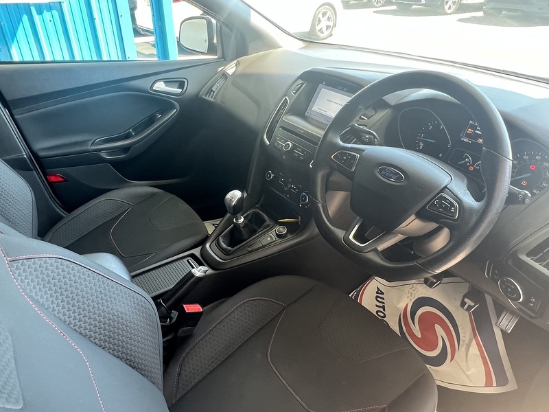 Ford 1.5 TDCi ST-Line Hatchback 5dr Diesel Manual Euro 6 (s/s) (120 ps)