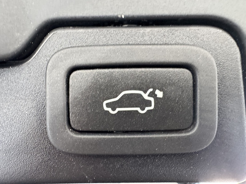Land Rover 2.2 SD4 Dynamic SUV 5dr Diesel Auto 4WD Euro 5 (s/s) (190 ps)