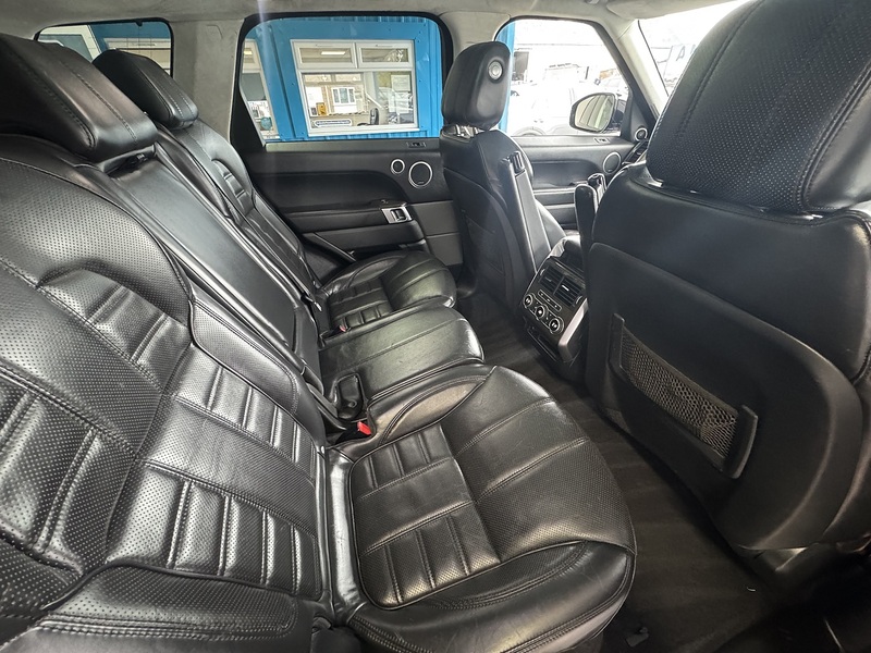 Land Rover SD V6 Autobiography Dynamic SUV 3.0 Automatic Diesel