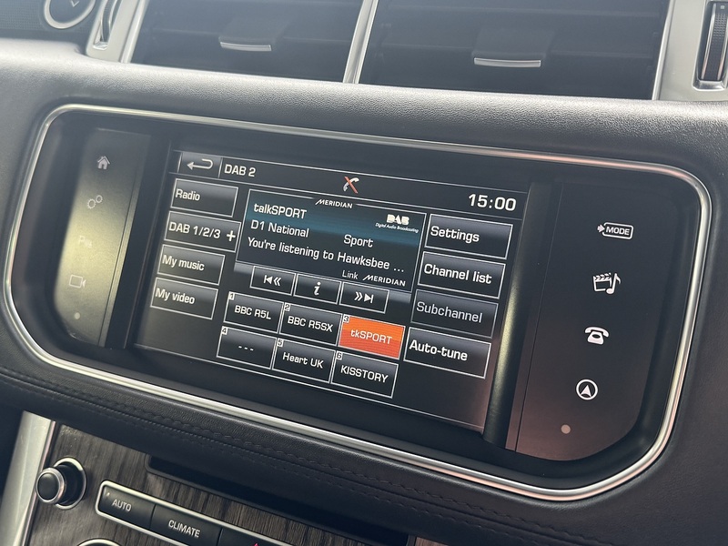 Land Rover SD V6 Autobiography Dynamic SUV 3.0 Automatic Diesel