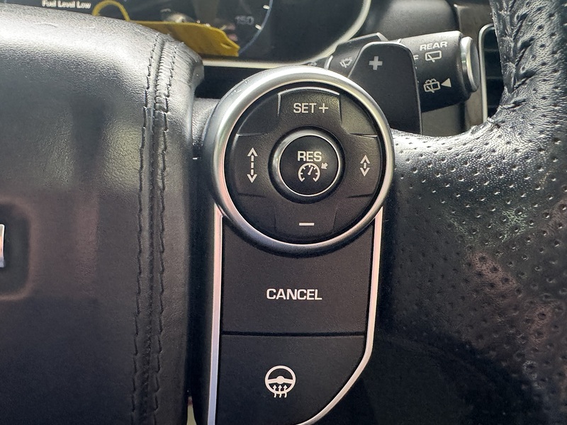 Land Rover SD V6 Autobiography Dynamic SUV 3.0 Automatic Diesel