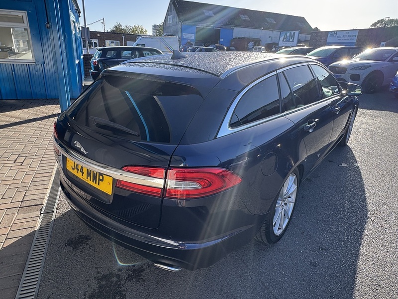 Jaguar 2.2d Premium Luxury Sportbrake 5dr Diesel Auto Euro 5 (s/s) (200 ps)