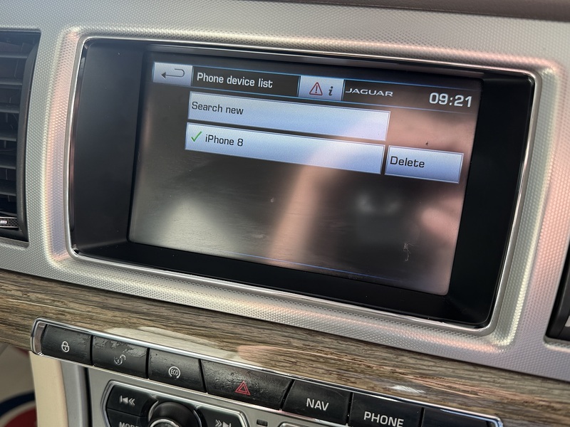 Jaguar 2.2d Premium Luxury Sportbrake 5dr Diesel Auto Euro 5 (s/s) (200 ps)