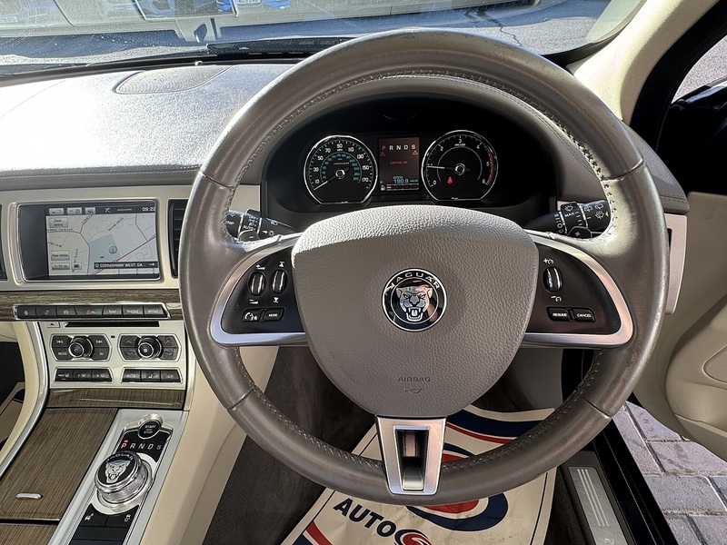 Jaguar 2.2d Premium Luxury Sportbrake 5dr Diesel Auto Euro 5 (s/s) (200 ps)