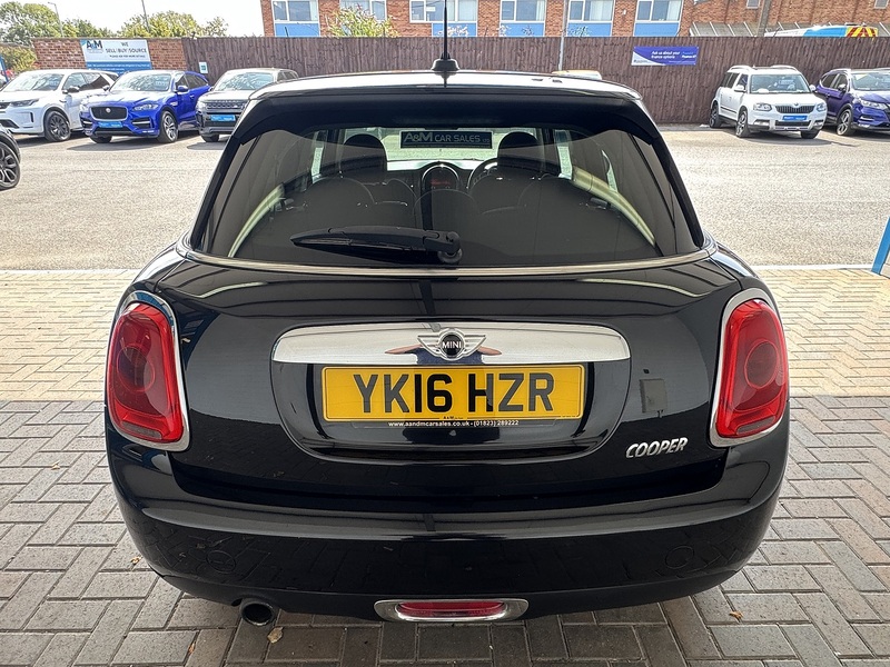 MINI 1.5 Cooper Hatchback 5dr Petrol Manual Euro 6 (s/s) (136 ps)