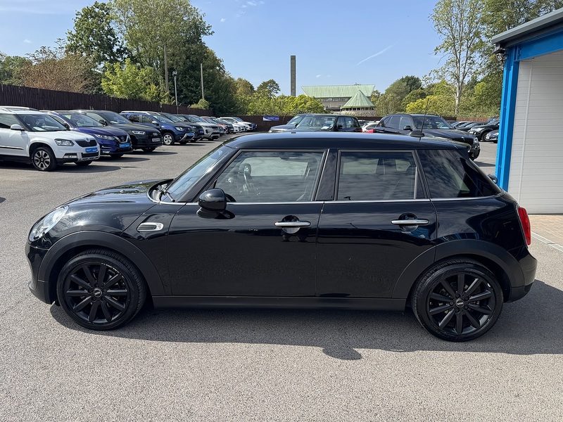 MINI 1.5 Cooper Hatchback 5dr Petrol Manual Euro 6 (s/s) (136 ps)