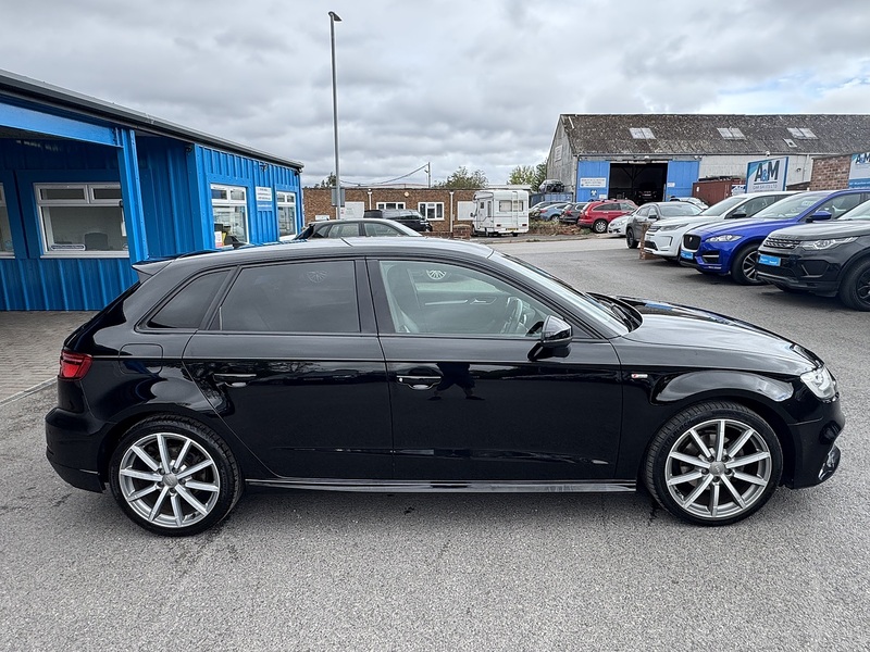 Audi 1.0 TFSI 30 Black Edition Sportback 5dr Petrol Manual Euro 6 (s/s) (116 ps)