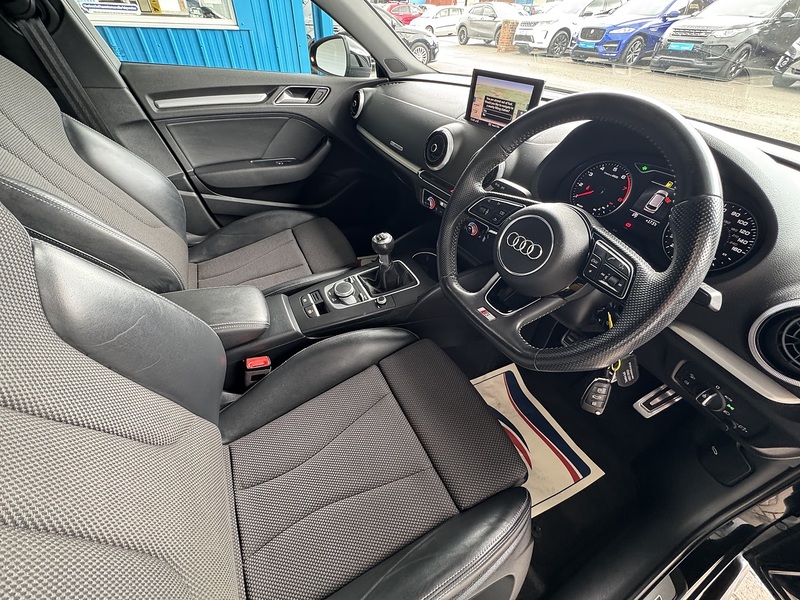 Audi 1.0 TFSI 30 Black Edition Sportback 5dr Petrol Manual Euro 6 (s/s) (116 ps)