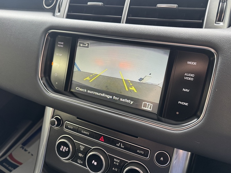 Land Rover SD HSE Dynamic SUV 3.0 Automatic Diesel