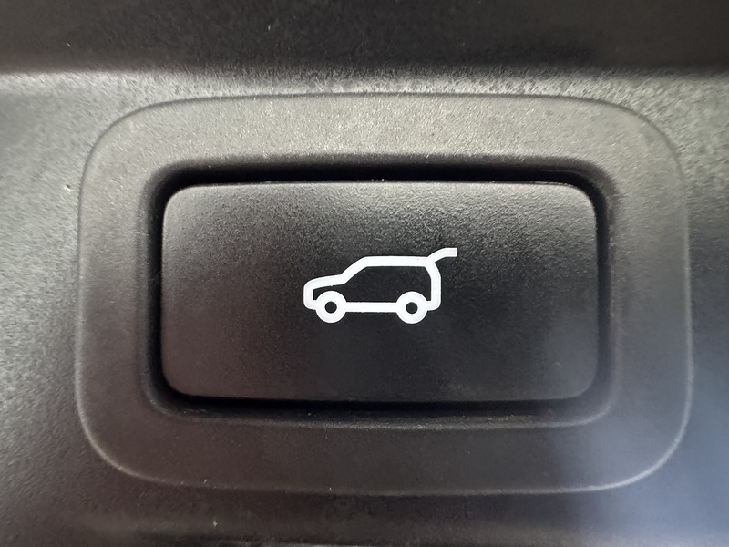 Land Rover SD HSE Dynamic SUV 3.0 Automatic Diesel