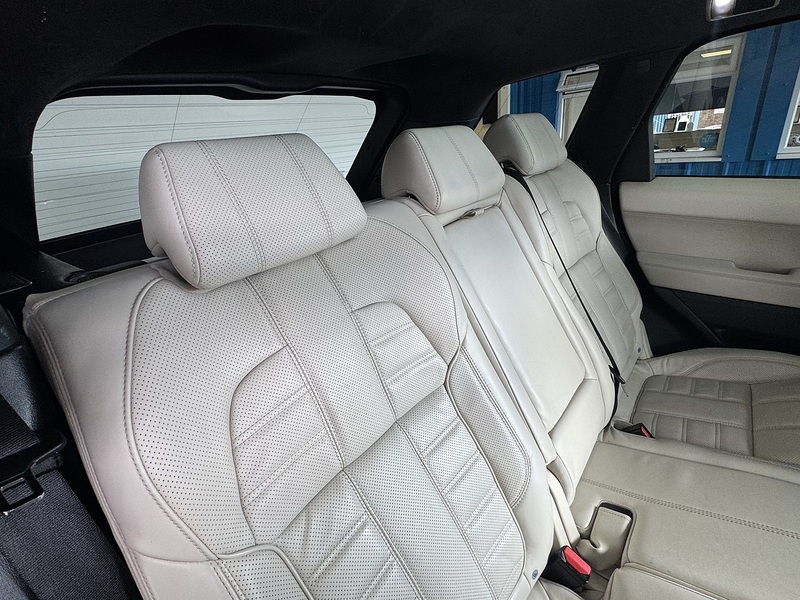Land Rover SD V8 Autobiography Dynamic SUV 4.4 Automatic Diesel