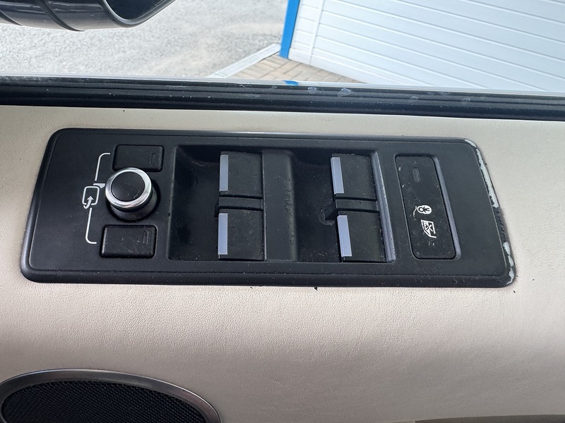 Land Rover SD V8 Autobiography Dynamic SUV 4.4 Automatic Diesel