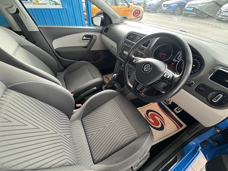 Volkswagen 1.2 TSI BlueMotion Tech SE Design Hatchback 5dr Petrol DSG Euro 6 (s/s) (90 ps)
