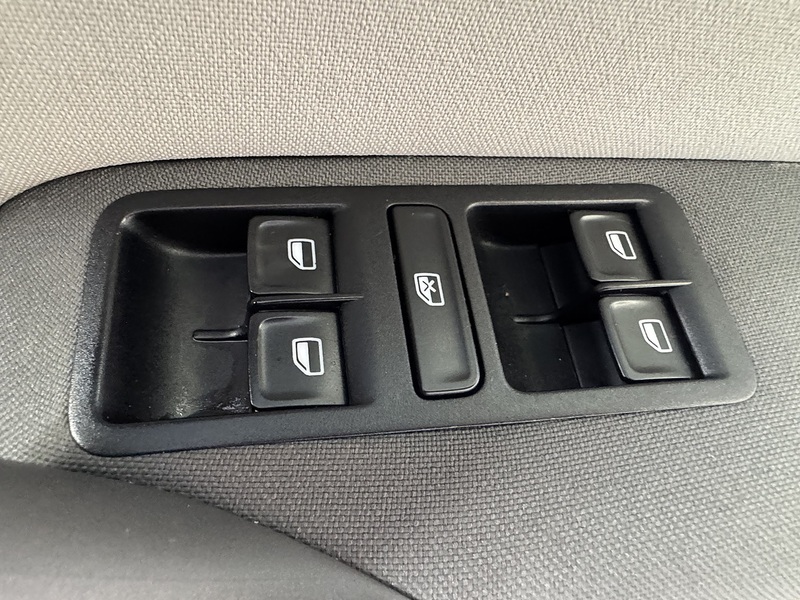 Volkswagen 1.2 TSI BlueMotion Tech SE Design Hatchback 5dr Petrol DSG Euro 6 (s/s) (90 ps)