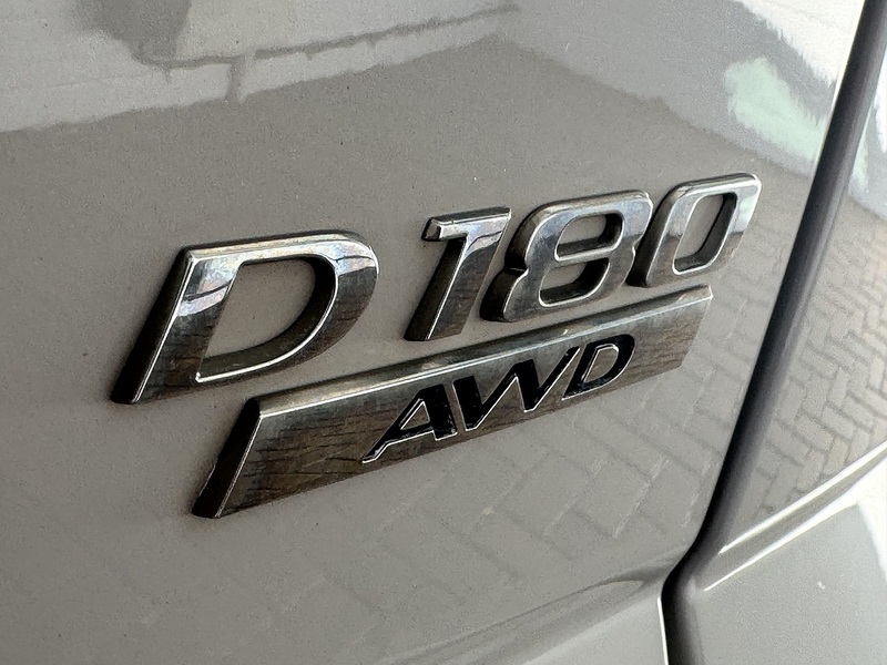 Jaguar D180 R-Dynamic S SUV 2.0 Automatic Diesel