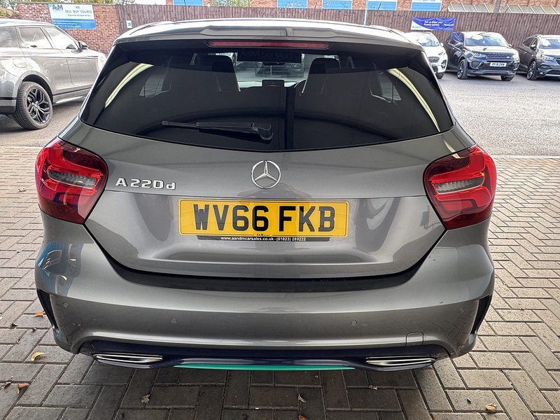 Mercedes-Benz 2.1 A220d Motorsport Edition (Premium) Hatchback 5dr Diesel 7G-DCT Euro 6 (s/s) (177 ps)