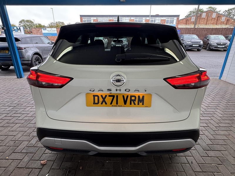Nissan 1.3 DIG-T MHEV Premiere Edition SUV 5dr Petrol Hybrid Manual Euro 6 (s/s) (140 ps)
