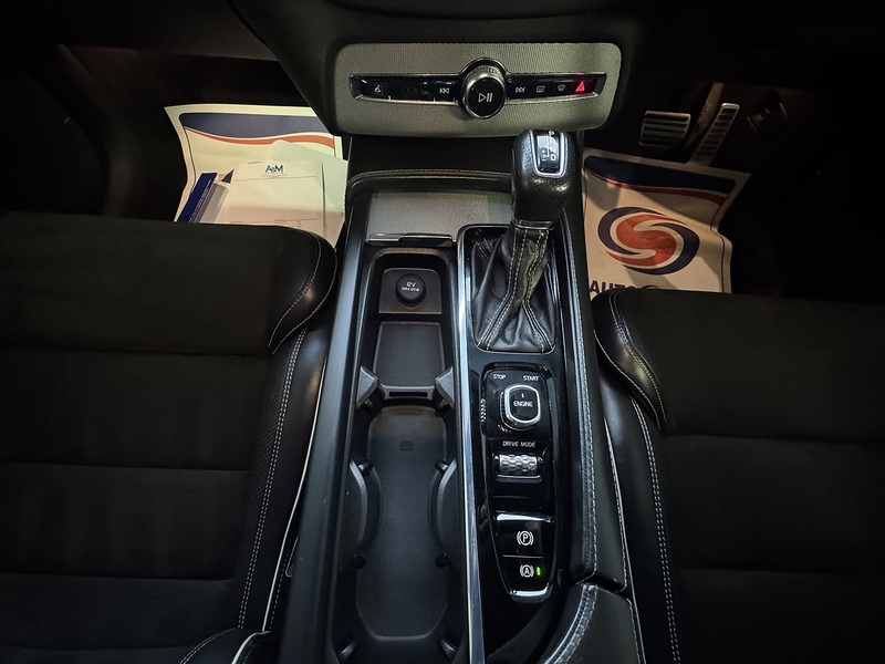 Volvo D5 PowerPulse R-Design SUV 2.0 Automatic Diesel