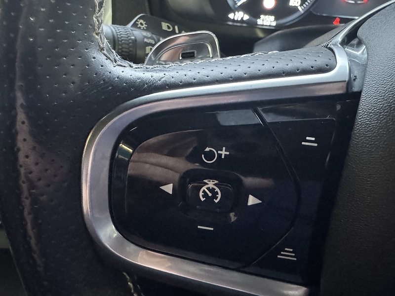 Volvo D5 PowerPulse R-Design SUV 2.0 Automatic Diesel