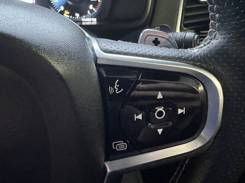 Volvo D5 PowerPulse R-Design SUV 2.0 Automatic Diesel