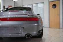 Porsche 911 (996) C4'S' Coupe Manual - U2456