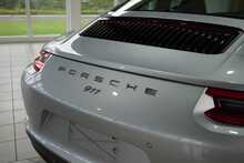 Porsche 911 (991.2) 3.0T Carrera 2 Coupe - U2459