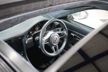Porsche 911 (991.2) 3.0T Carrera 2 Coupe - U2459