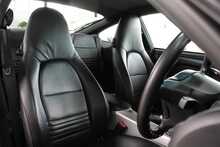 Porsche 911 (996.2) Carrera 4S Coupe - U2469