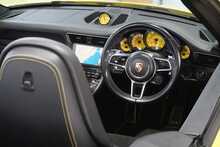 Porsche 911 (991.2) Carrera 4S Cabriolet - U2471