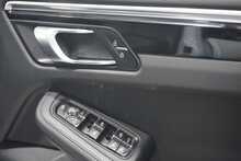 Porsche Macan S Gen2 3.0T V6 'S' Petrol PDK - U2484