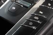 Porsche Macan Gen 2 Turbo 2.9 V6 - U2492