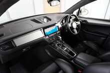 Porsche Macan Gen 2 Turbo 2.9 V6 - U2492