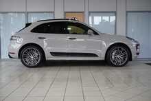 Porsche Macan Gen 2 Turbo 2.9 V6 - U2492
