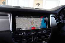 Porsche Macan Gen 2 3.0T V6 'S' PDK - U2520