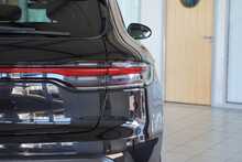 Porsche Macan Gen 3 2.0T PDK - U2522