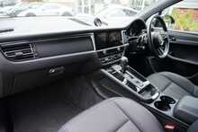 Porsche Macan Gen 3 2.0T PDK - U2522