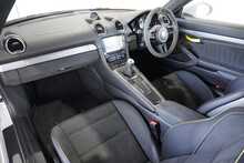 Porsche 718 Cayman GT4 4.0 Manual - U2540