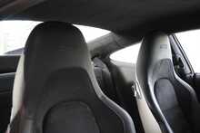 Porsche 911 (991.2) 3.0T Carrera 4 GTS - U2586