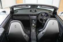 Porsche 911 (991.2) 3.0T Carrera 4 GTS Cabriolet PDK - U2624