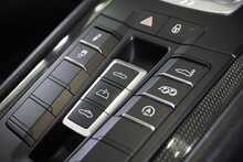 Porsche 911 (991.2) 3.0T Carrera 4 GTS Cabriolet PDK - U2624