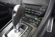 Porsche 911 (991.2) 3.0T Carrera 4 GTS Cabriolet PDK - U2624