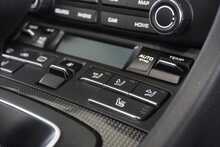 Porsche 911 (991.2) 3.0T Carrera 4 GTS Cabriolet PDK - U2624