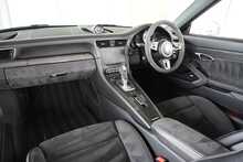 Porsche 911 (991.2) 3.0T Carrera 4 GTS Cabriolet PDK - U2624
