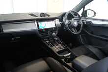 Porsche Macan Gen3 2.9T V6 'S' PDK - U2646