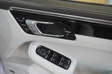 Porsche Macan Gen2 3.0T V6 'S' PDK - U2652